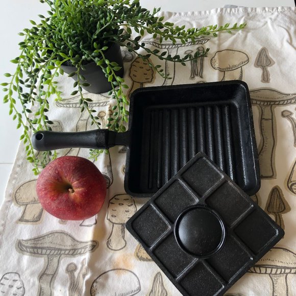 *Sold* Cast Iron Sandwich Press - Picture 1 of 8